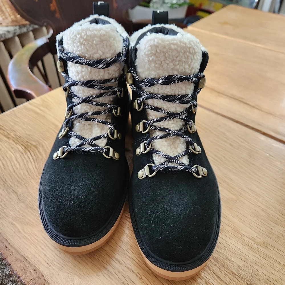 Sorel Womens Hi-Line Hiker Cozy Boot Size 7.5 Black Faux‎ Shearling